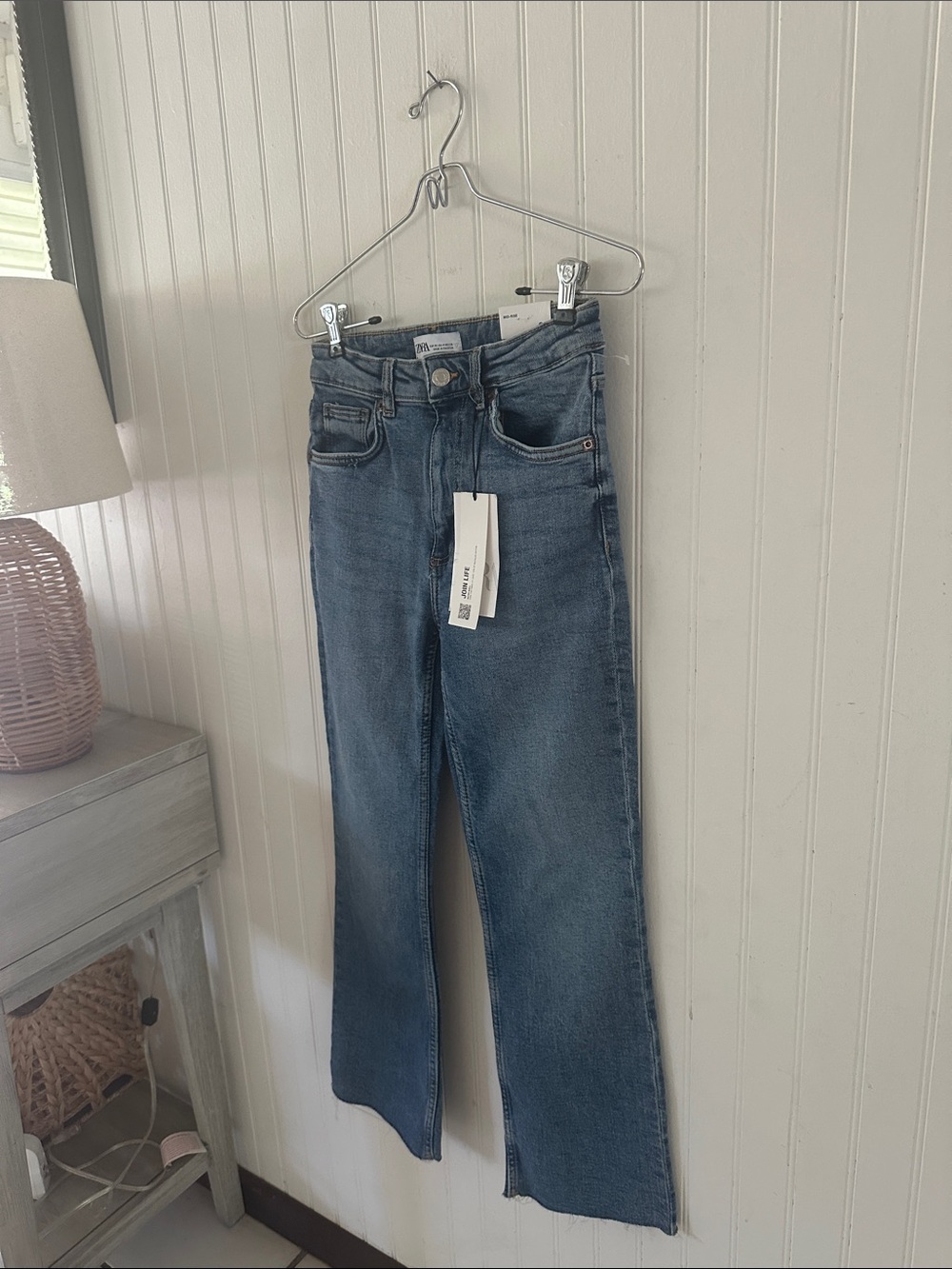 Zara Mid-Rise Raw Hem Blue Flare-Leg Jeans NEW sz 4 - Picture 7 of 13